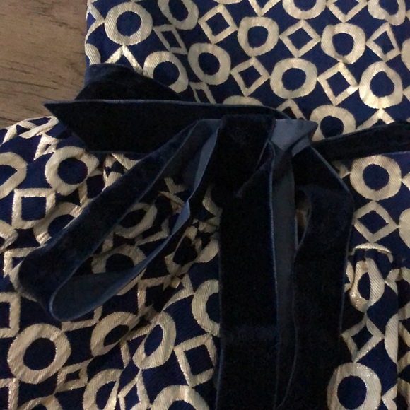 Halabaloo Girls' Dress in Size 2T. Great Condition. - Picture 5 of 5